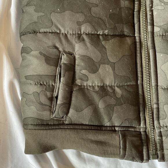 Lee Camouflage Puffer Vest Boys Size 5 Fleece Neck Pockets Camo Lined Full Zip - Picture 2 of 11